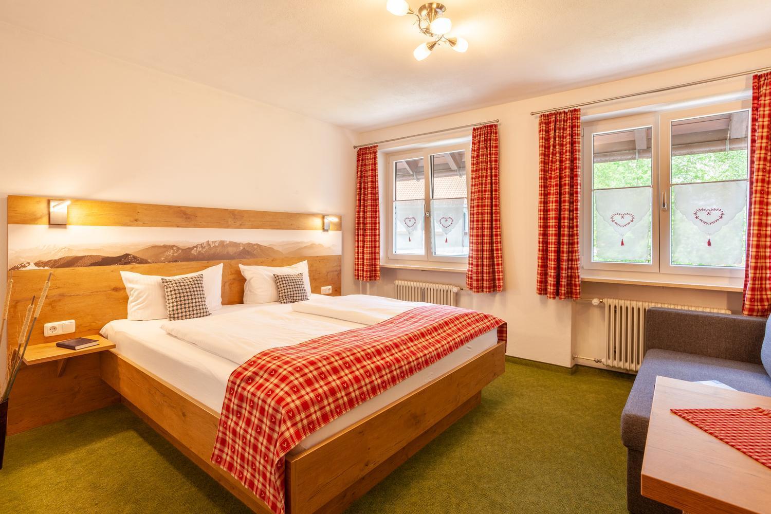 Lustiger Hirsch Otel Akams Dış mekan fotoğraf