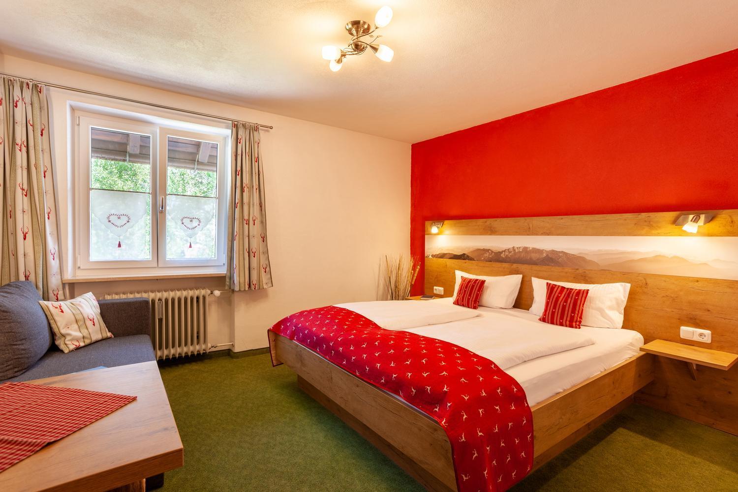 Lustiger Hirsch Otel Akams Dış mekan fotoğraf