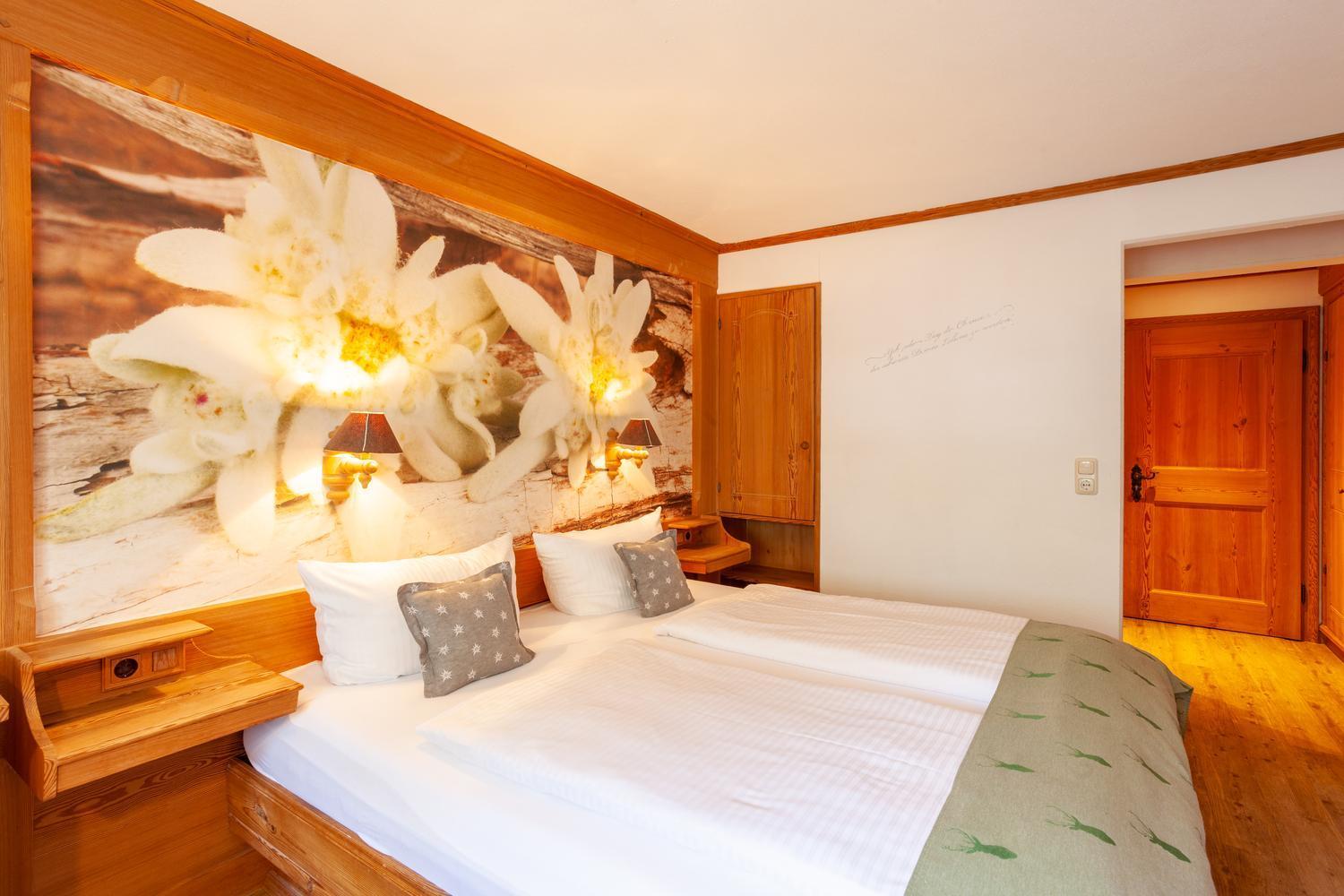 Lustiger Hirsch Otel Akams Dış mekan fotoğraf