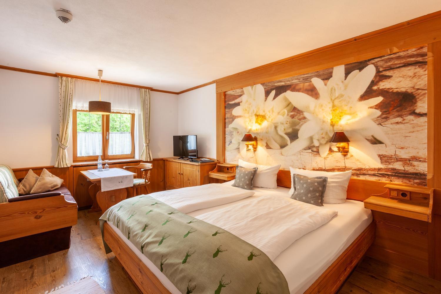 Lustiger Hirsch Otel Akams Dış mekan fotoğraf