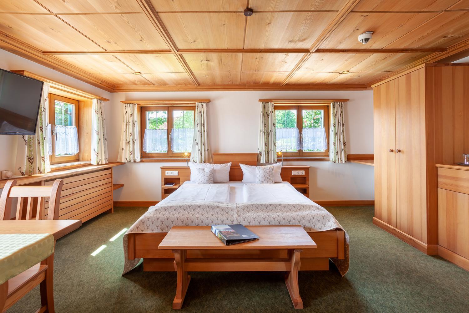 Lustiger Hirsch Otel Akams Dış mekan fotoğraf