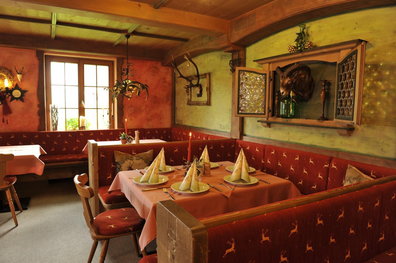 Lustiger Hirsch Otel Akams Dış mekan fotoğraf