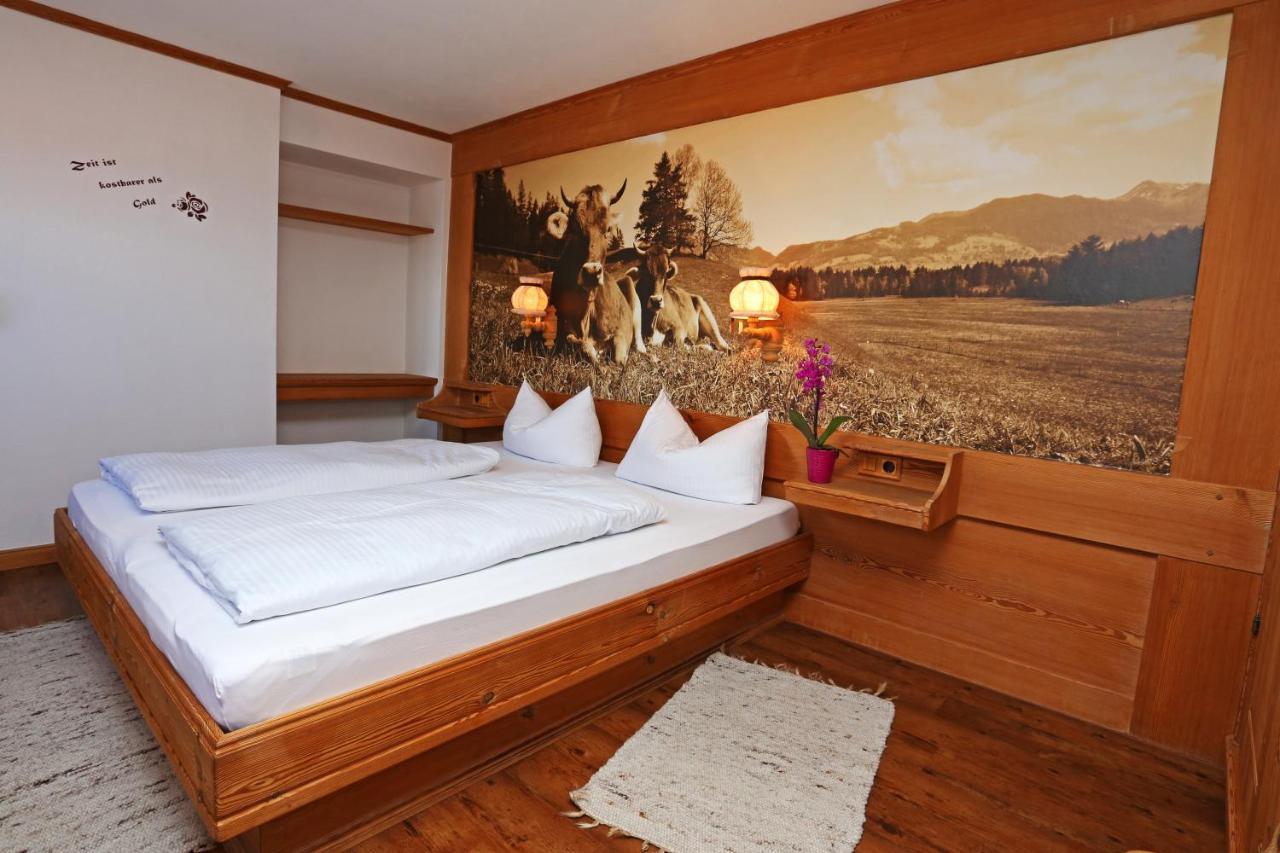 Lustiger Hirsch Otel Akams Dış mekan fotoğraf