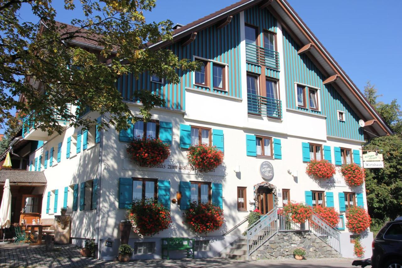 Lustiger Hirsch Otel Akams Dış mekan fotoğraf