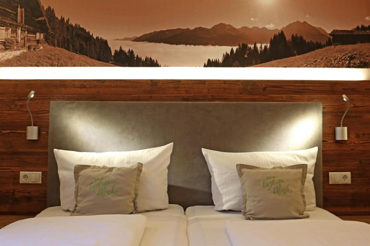 Lustiger Hirsch Otel Akams Dış mekan fotoğraf