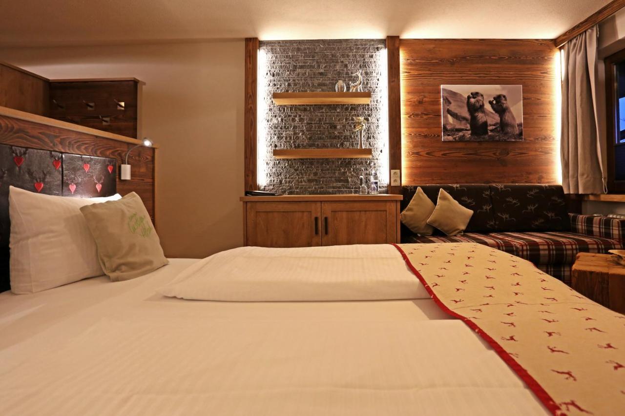 Lustiger Hirsch Otel Akams Dış mekan fotoğraf
